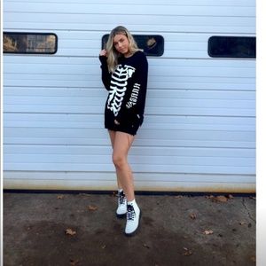 THE LAUNDRY ROOM SKELETON TEE